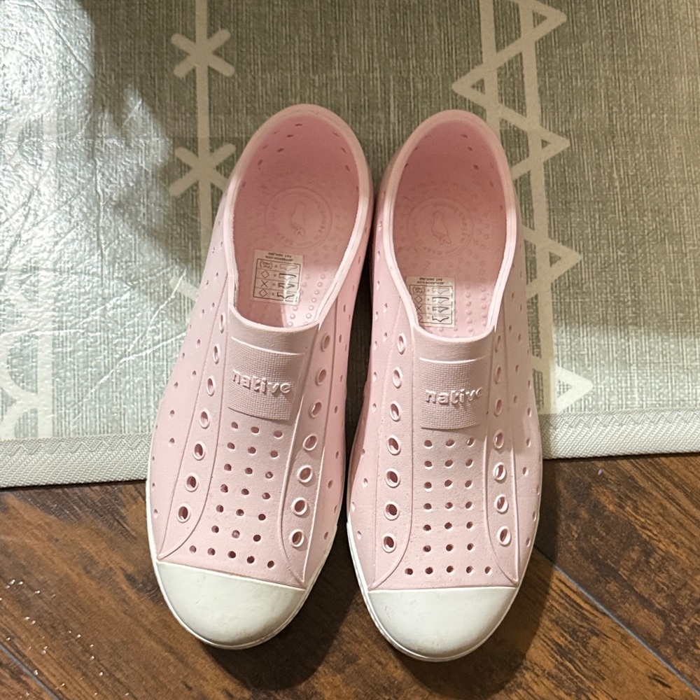Native Kids Pink and White Slip-On Sandals